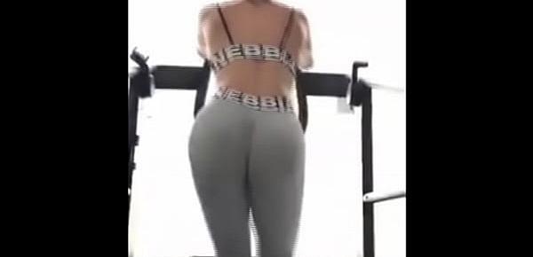 Varias chicas en leggins